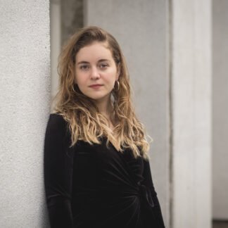 Pianist Chloé Dumoulin profile picture